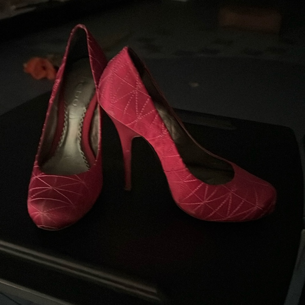 Bebe Hot Pink slightly platform heels, size 7